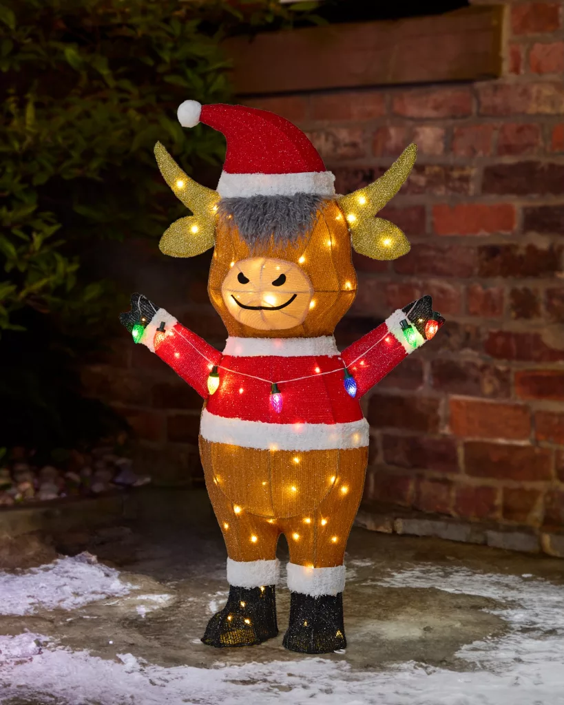 30 Enchanting Christmas Decorations with Beloved Fairytale Characters