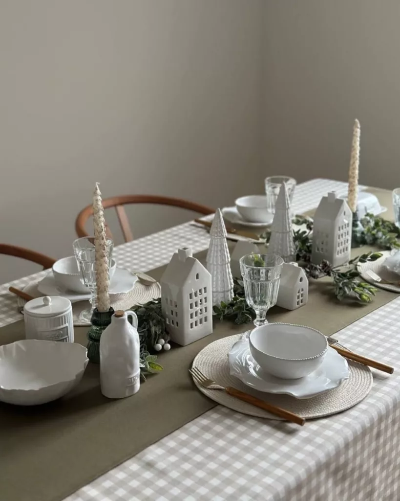 30 Christmas Table Decor Ideas for a Beautiful Holiday Dinner
