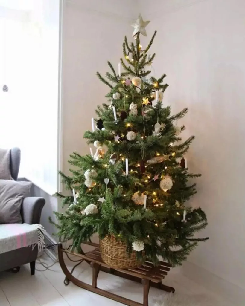 28 Small Christmas Trees for Stylish Holiday Decorating