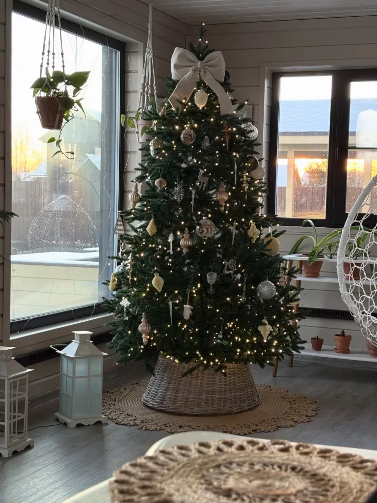 28 Christmas Bow Decorating Ideas for an Elegant and Festive Home