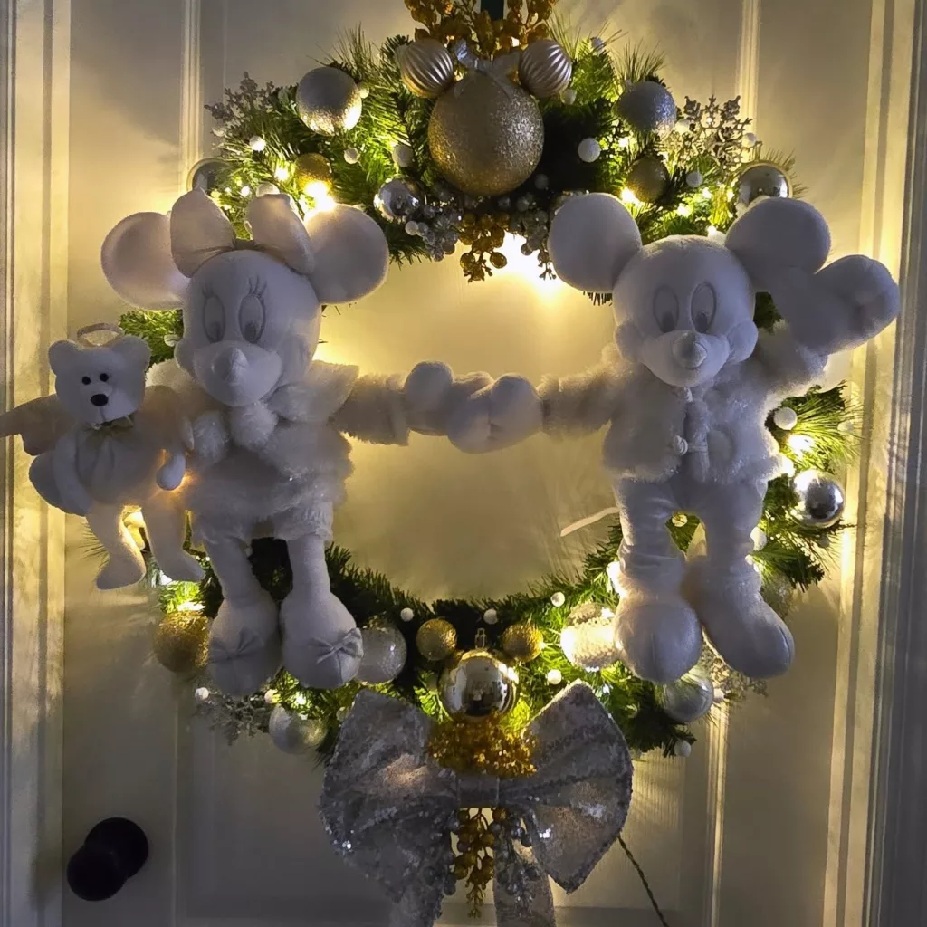 30 Unique Christmas Wreath Ideas for a Creative Holiday Decoration