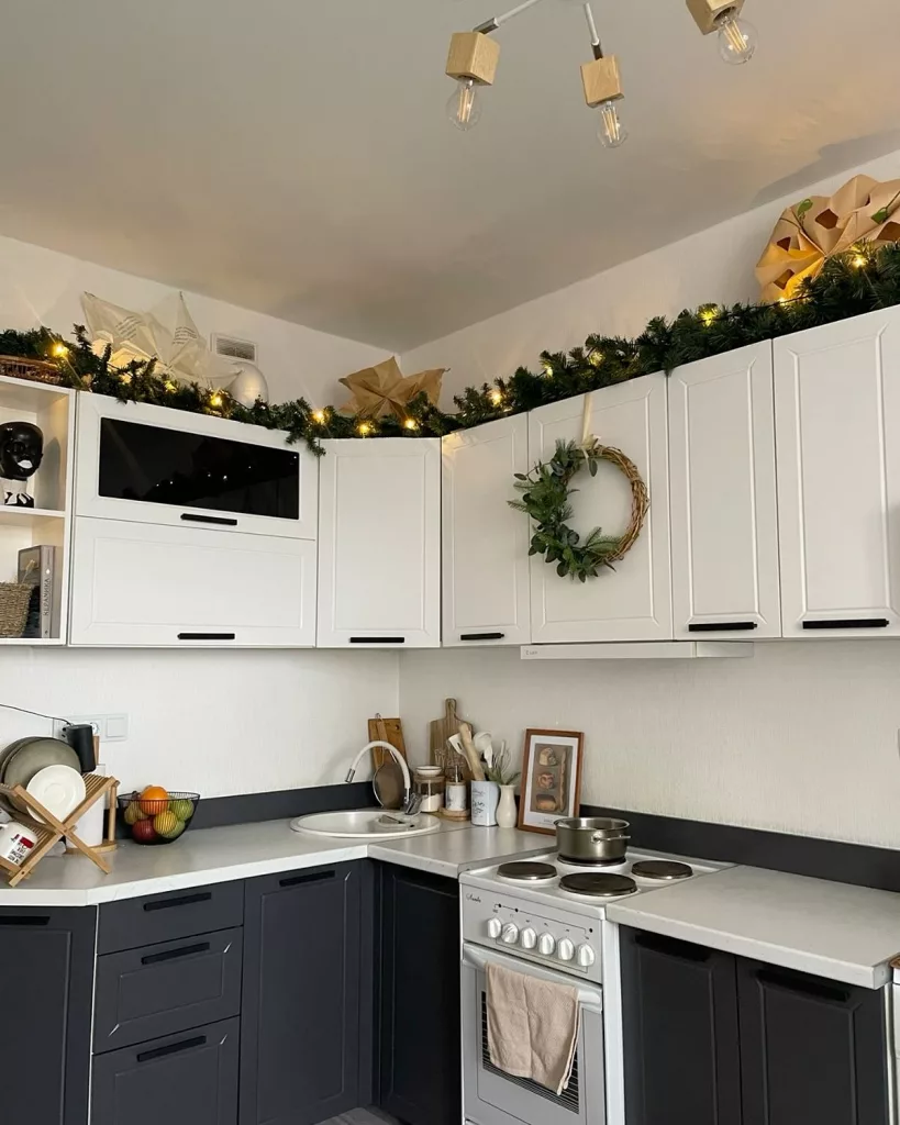 27 Charming Christmas Kitchen Decor Ideas for a Magical Holiday