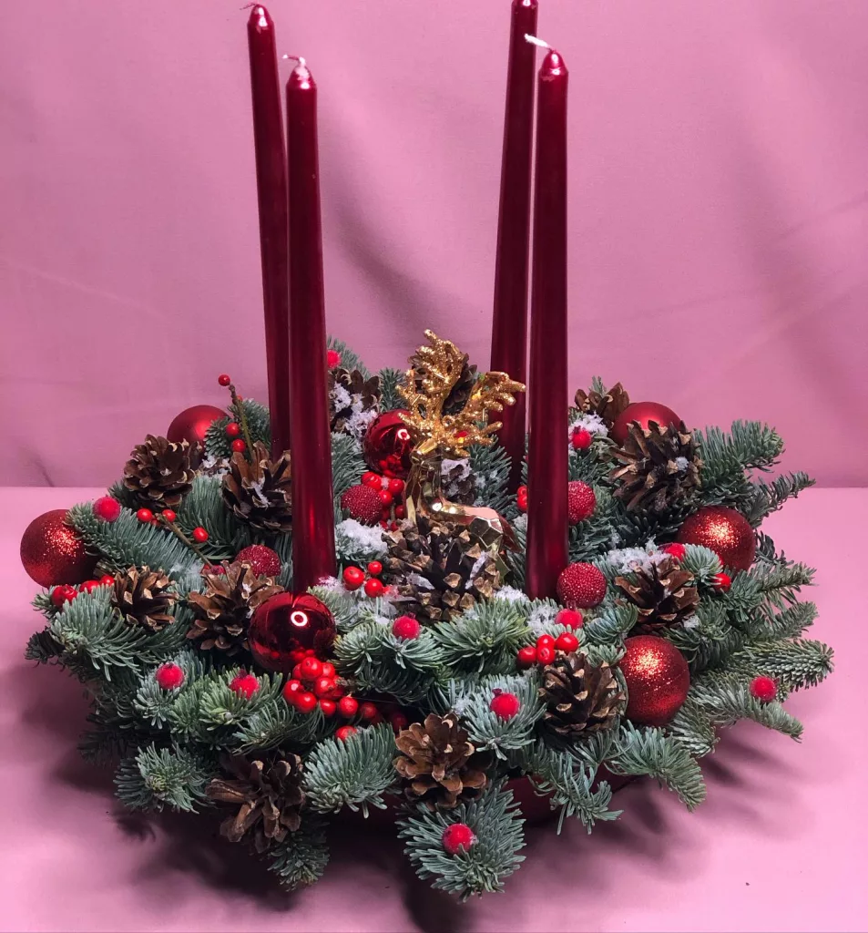 25 Creative Christmas Candles to Make Your Home Feel Festive