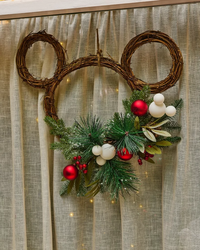 30 Enchanting Christmas Decorations with Beloved Fairytale Characters