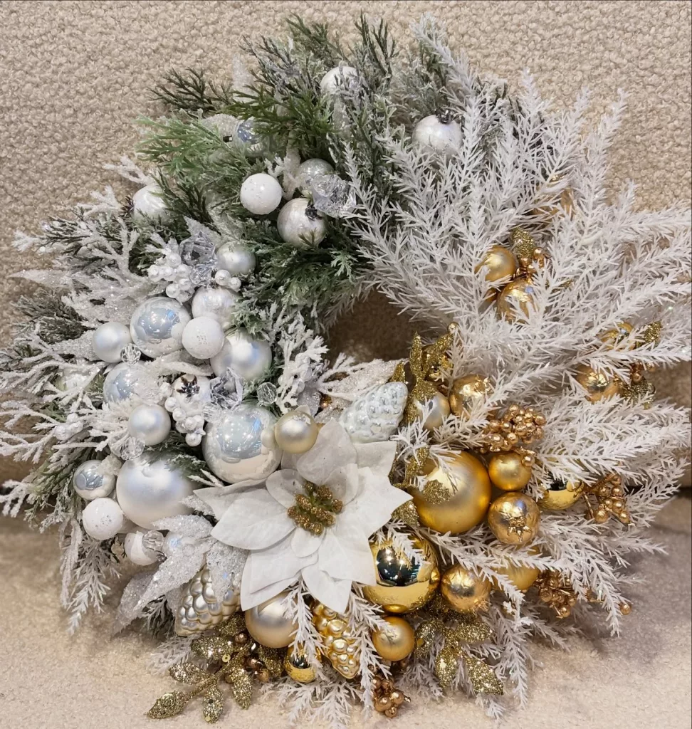 30 Unique Christmas Wreath Ideas for a Creative Holiday Decoration