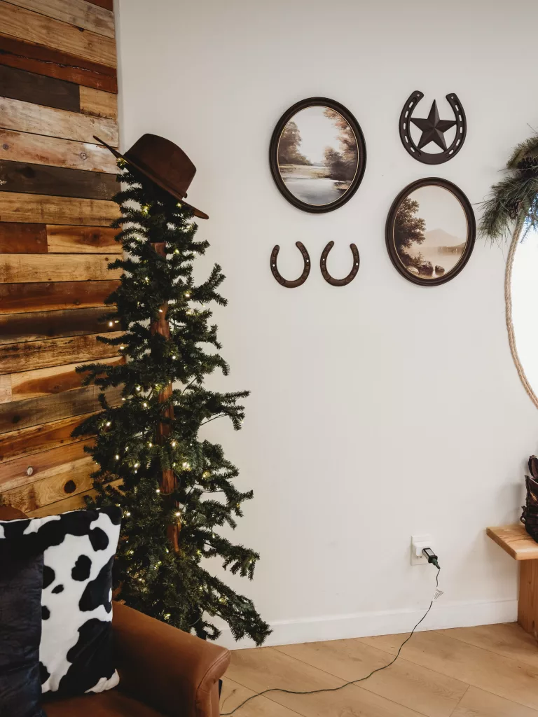 30 Modern Western Christmas Decor Ideas for a Magical Holiday Home