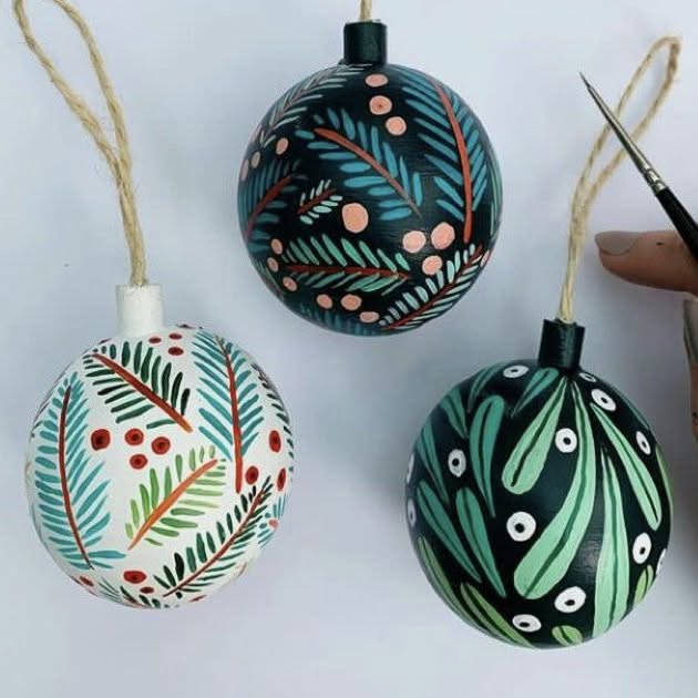 30 Beautiful Christmas Tree Balls for an Enchanting Holiday Home