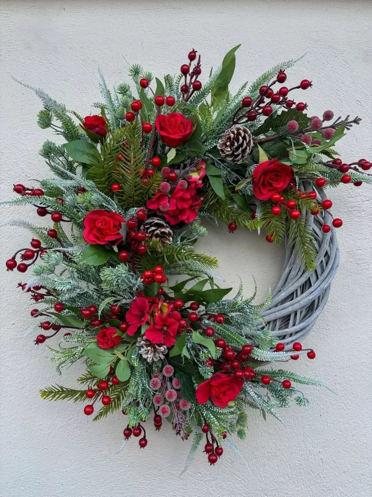 30 Unique Christmas Wreath Ideas for a Creative Holiday Decoration