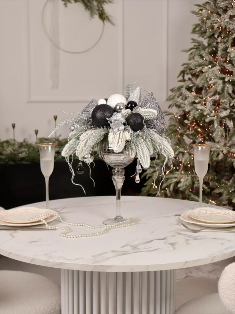30 Christmas Table Decor Ideas for a Beautiful Holiday Dinner