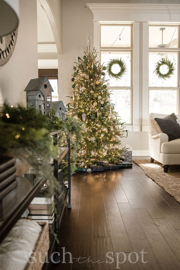 Corner Placement Of Tree Seating Area Visual Idea — Gold Christmas Decor