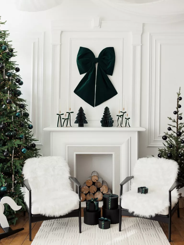 26 Beautiful Christmas Mantel Decorating Ideas for a Cozy Holiday Home