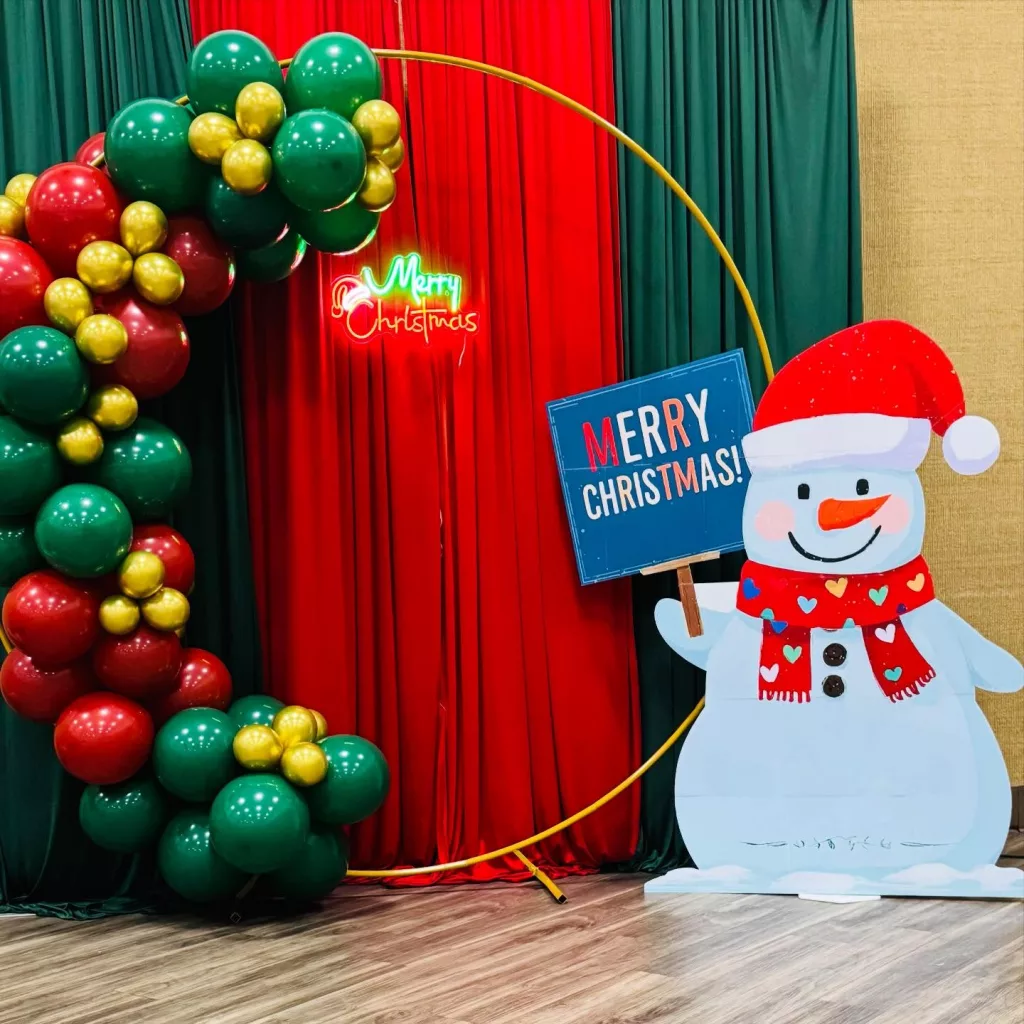 26 Christmas Party Decor Ideas for a Festive and Magical Celebration