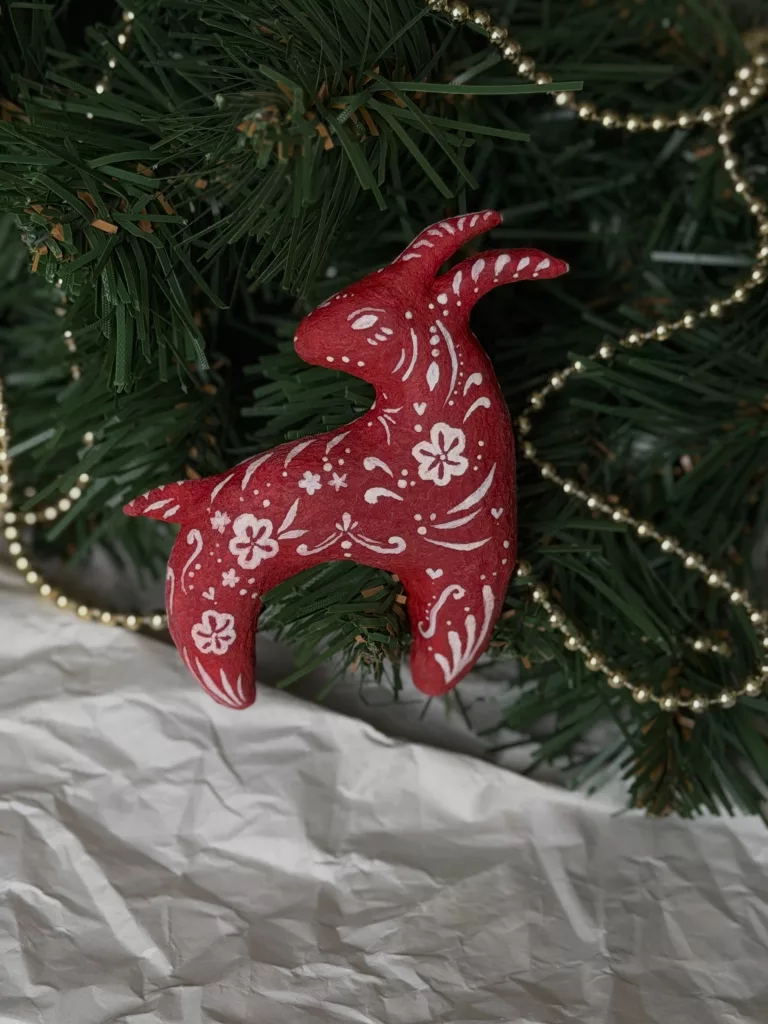 27 Creative Christmas Goat Decor Ideas for a Unique Tree