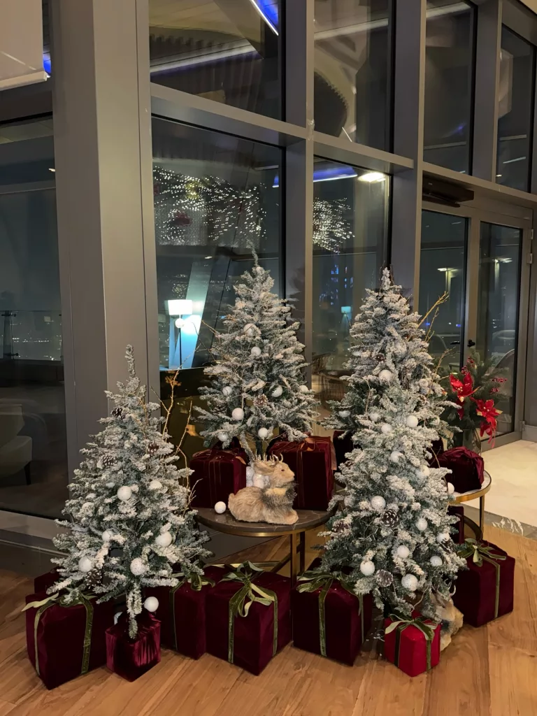 26 Christmas Party Decor Ideas for a Festive and Magical Celebration