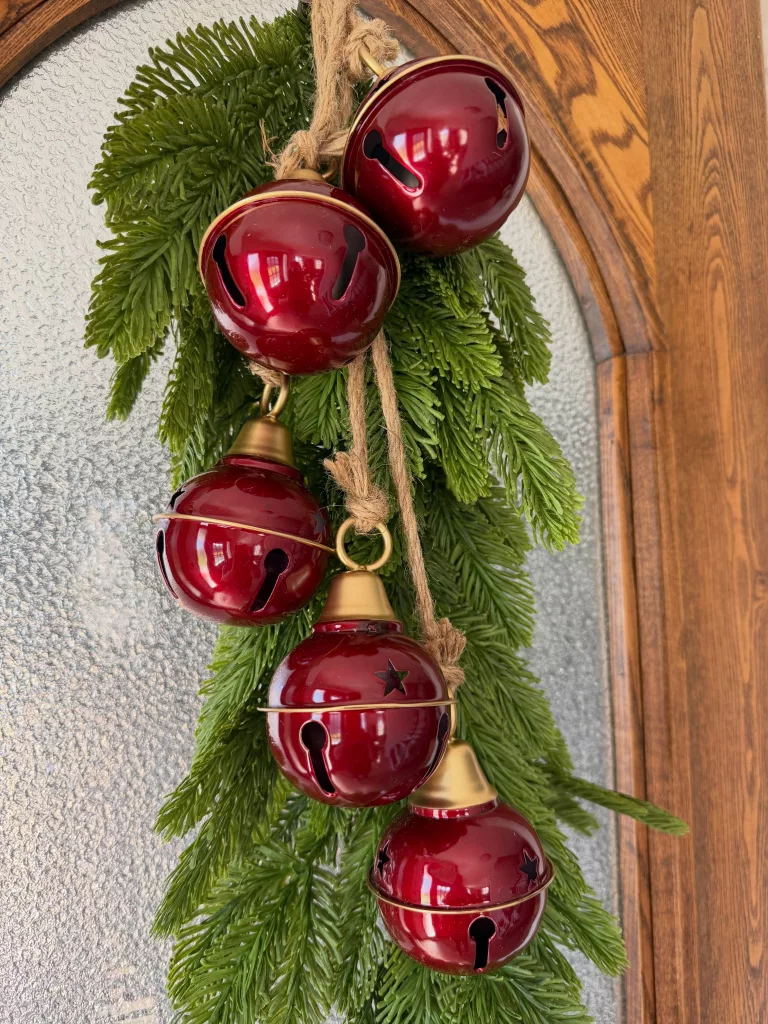 30 Beautiful Christmas Tree Balls for an Enchanting Holiday Home