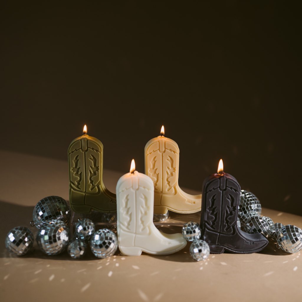 25 Creative Christmas Candles to Make Your Home Feel Festive