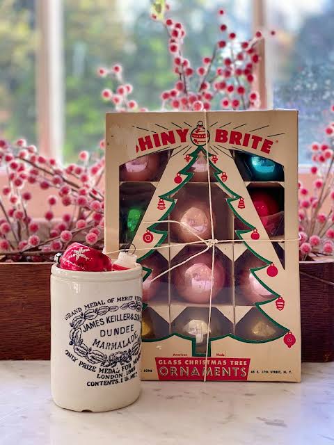 Vintage 'Shiny Brite' Ornament Box Display Vintage 'Shiny Brite' Ornament Box Display — Vintage Christmas Decor