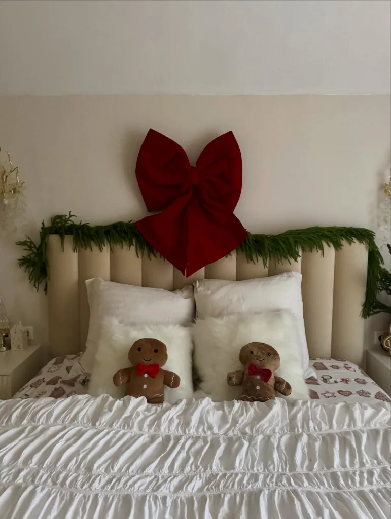 29 Cozy Christmas Bedroom Ideas for a Magical Holiday Atmosphere