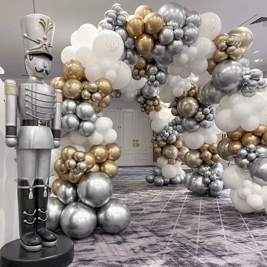 26 Christmas Party Decor Ideas for a Festive and Magical Celebration