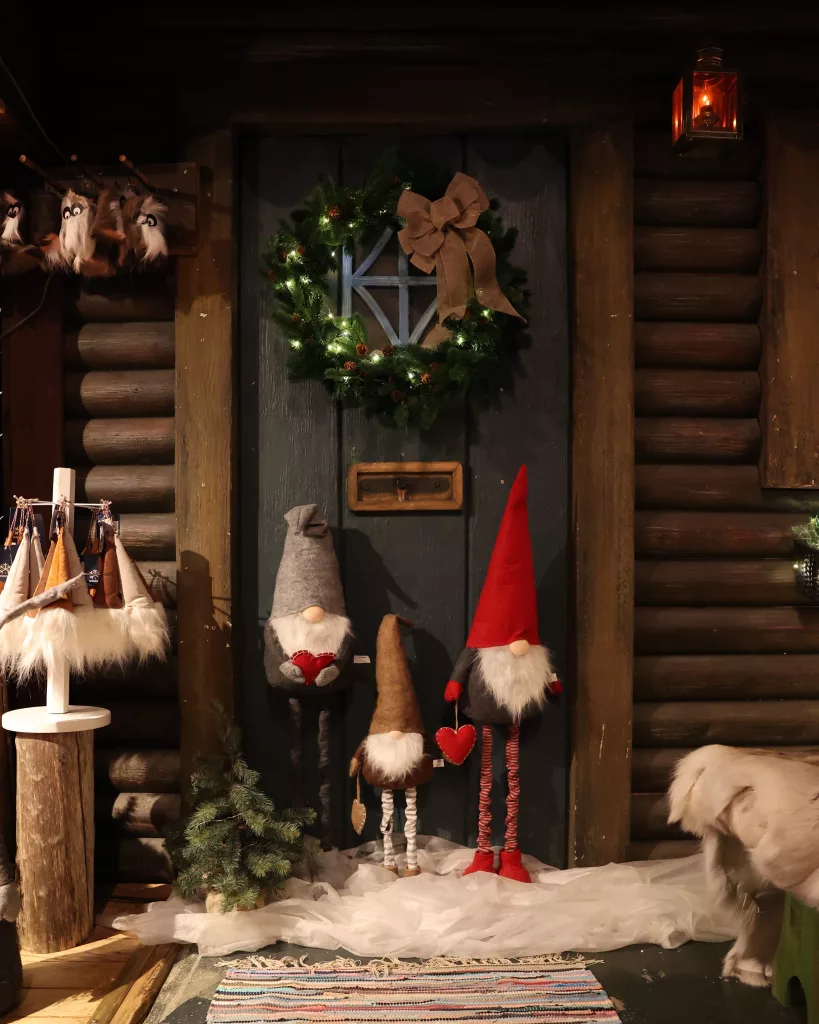 26 Beautiful Christmas Photo Backdrop Ideas for Magical Holiday Photos