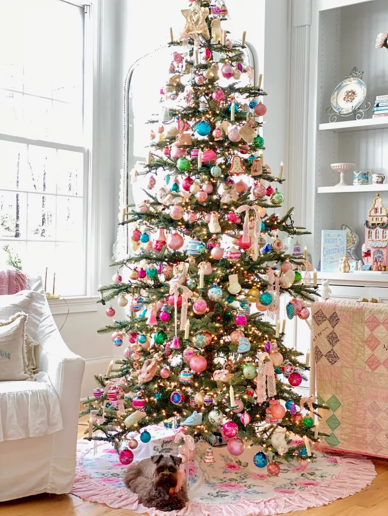 30 Elegant Christmas Trees for a Stylish and Festive Home
