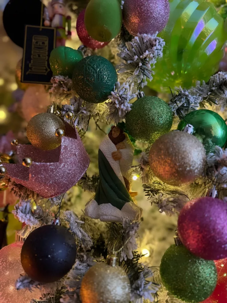 30 Unique Christmas Tree Ornaments to Make Your Tree Stand Out