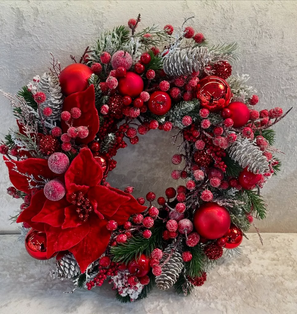 30 Unique Christmas Wreath Ideas for a Creative Holiday Decoration
